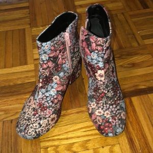 Foray ankle boots